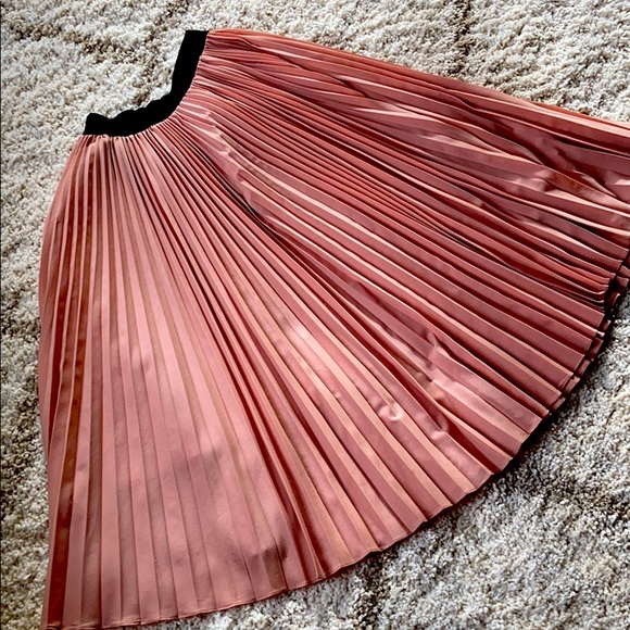 Sportmax Dresses & Skirts - Sportmax satin blush pink long pleat skirt (S)
